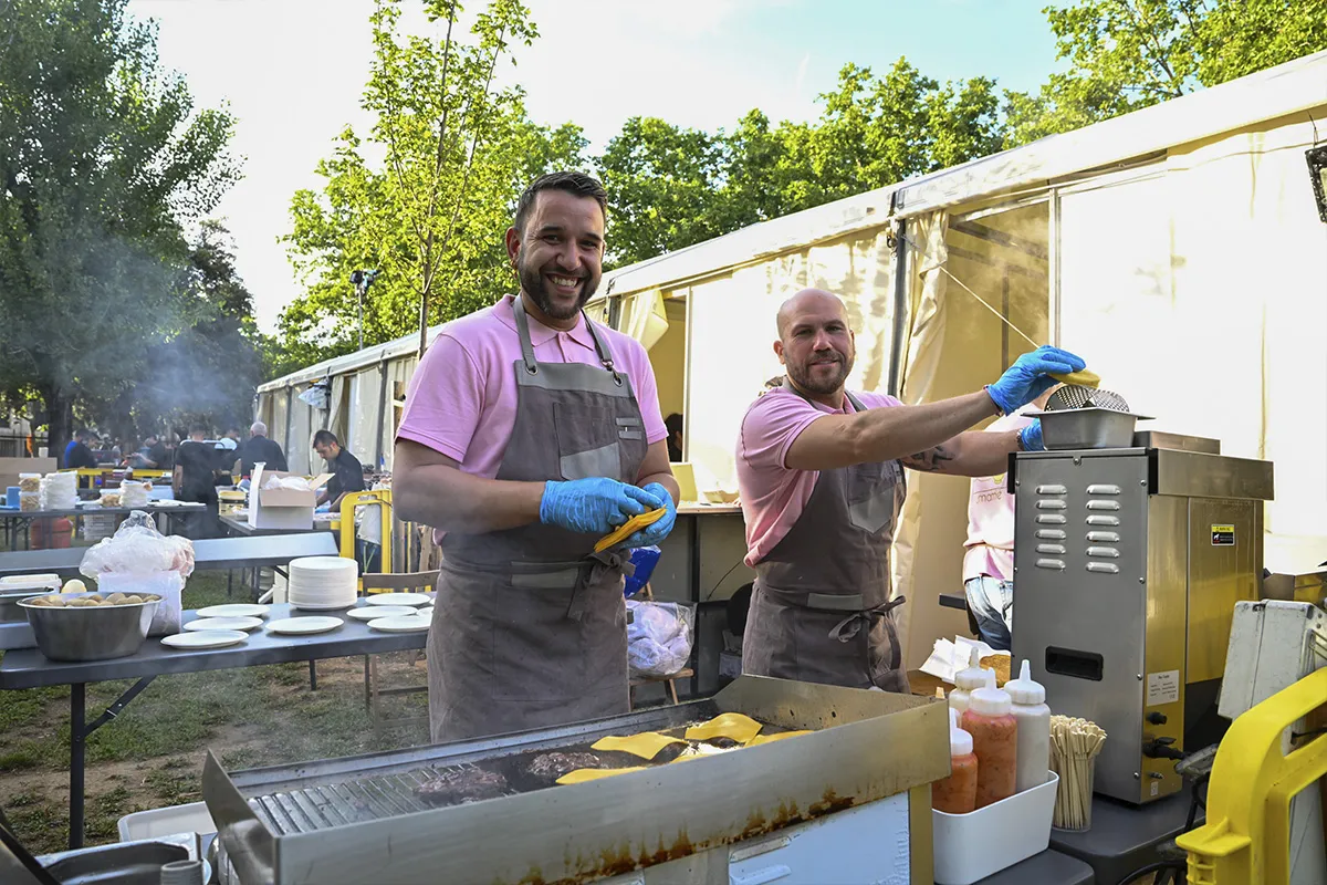 Preparació gastronòmica durant el festival Tasta de Sant Quirze